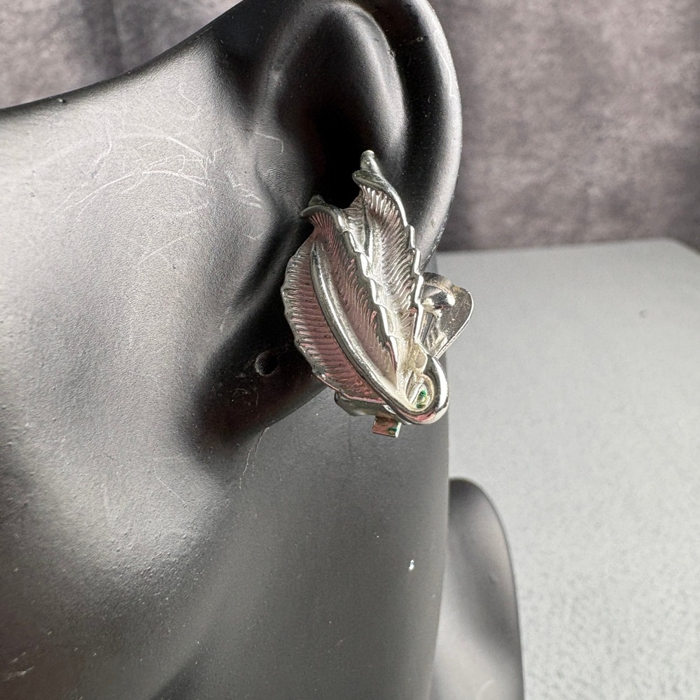 Vintage Silver Tone Double Leaf Clip On Earrings Textured Botanical Mid Century